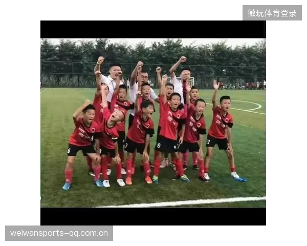 跨界明星进军足球圈带来话题与关注度